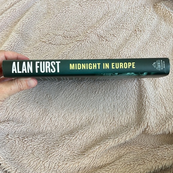 Like new, Alan Furst, hardcover novel Midnight in Europe, spy fiction - Picture 6 of 7